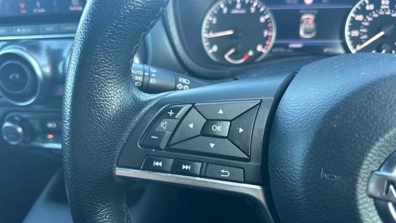 Nissan Juke 1.0 DiG-T 114 Tekna 5dr Petrol Hatchback